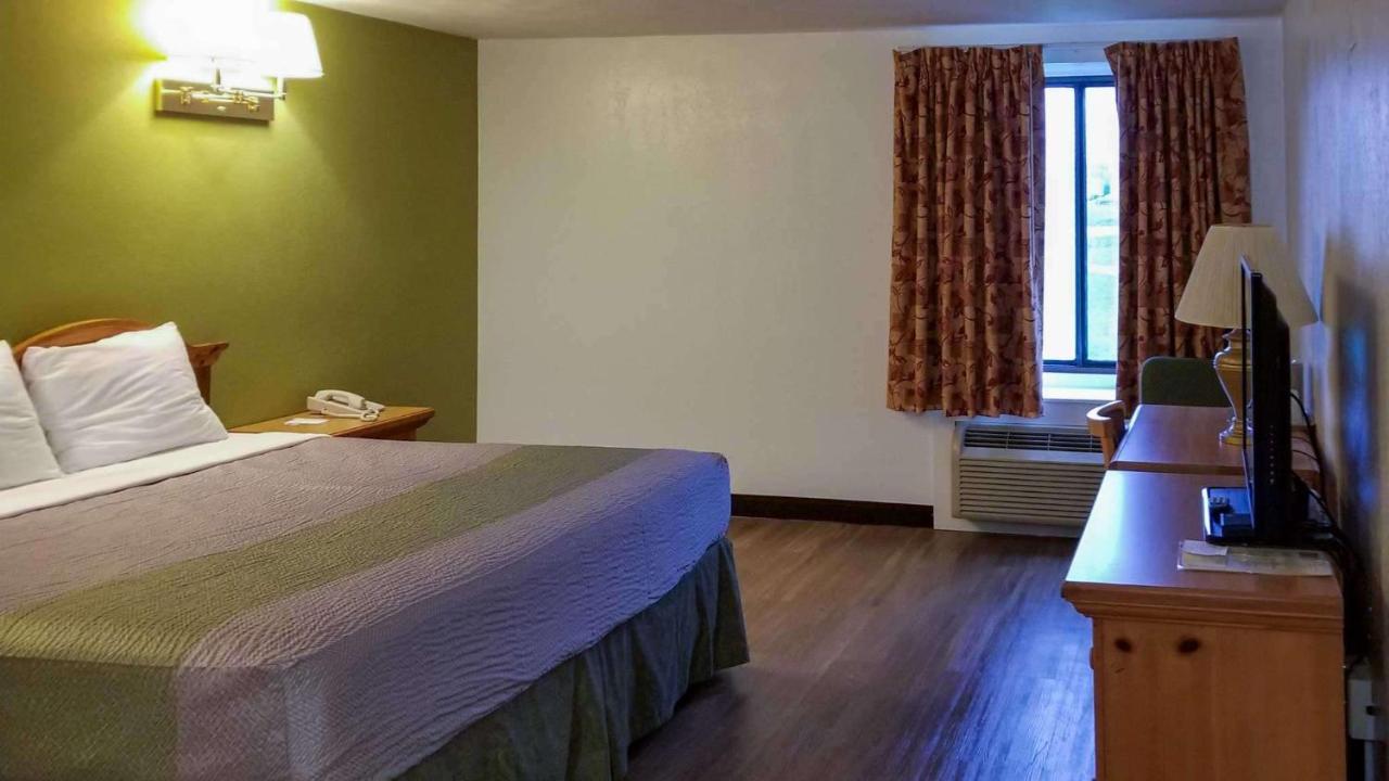 Hotel Oriskany ภายนอก รูปภาพ